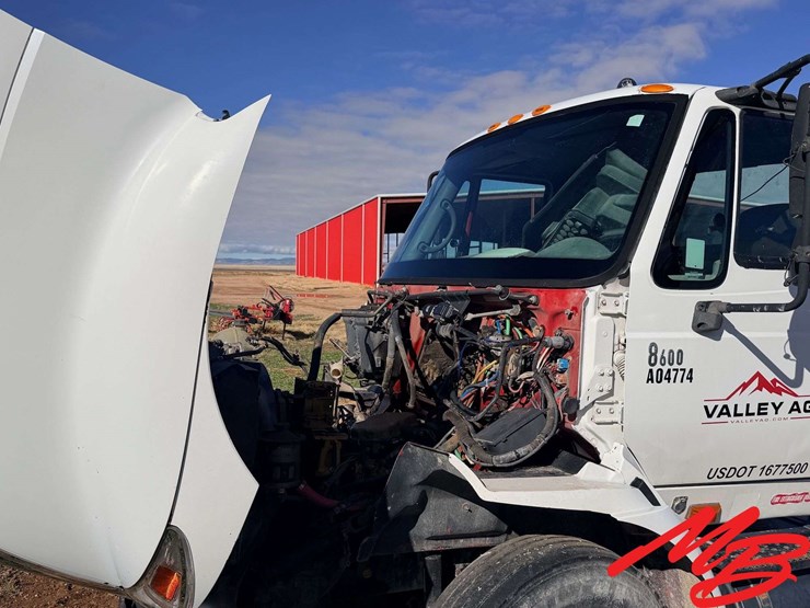 2004-international-8600-image-6