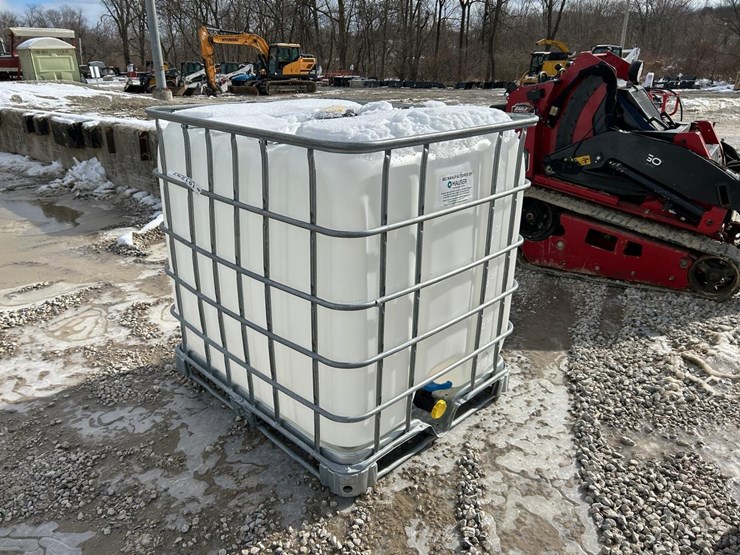 water-tank-tote-image-1