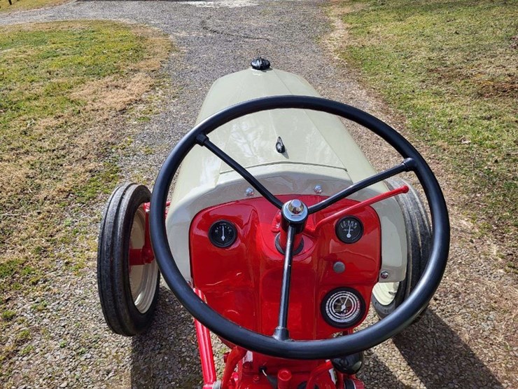 1951-ford-8n-image-5