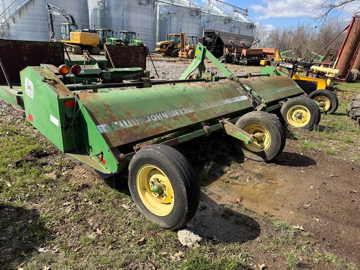 john-deere-220-image-4