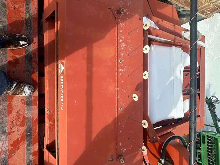 hesston-4900-image-159