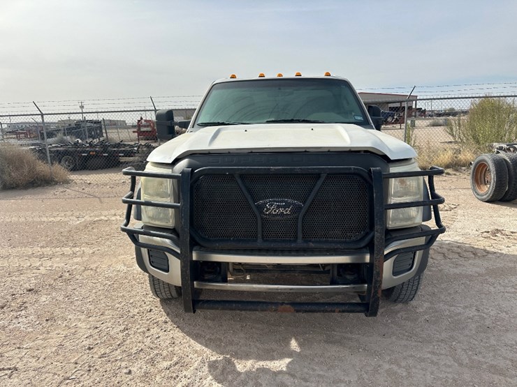 2011-ford-f550-image-2