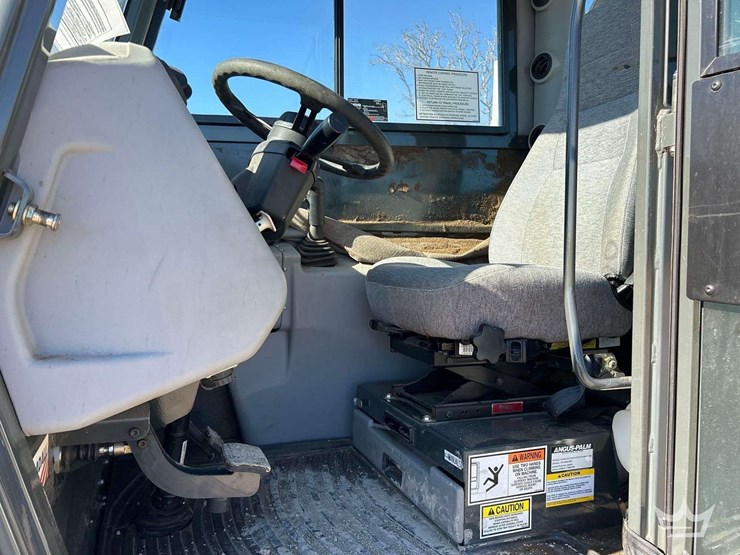 2004-gradall-xl3100-image-10