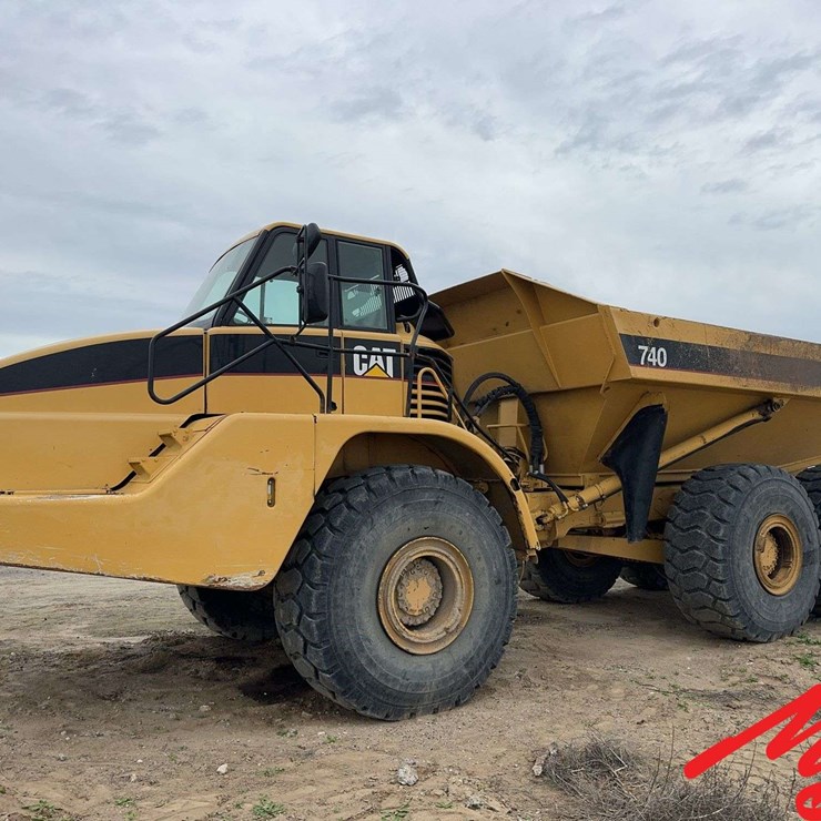 2007 CATERPILLAR 740