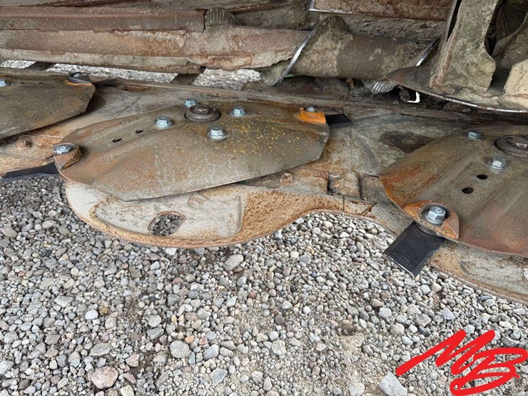 2011-john-deere-r450-image-22