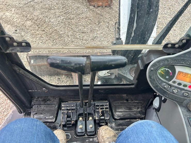 2016-bobcat-e50-image-21