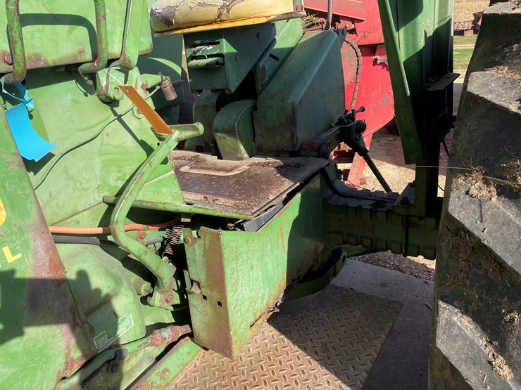 john-deere-4010-image-13
