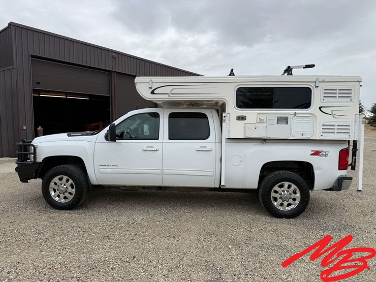 2014-chevrolet-silverado-2500-image-16