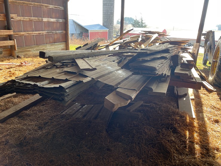 #6069-•-18'-flatbed-wagon-with-contents-image-20