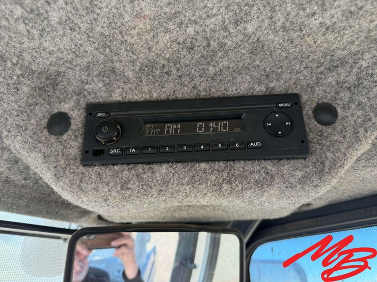 2018-deere-544k-image-28