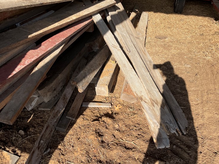 #6069-•-18'-flatbed-wagon-with-contents-image-8