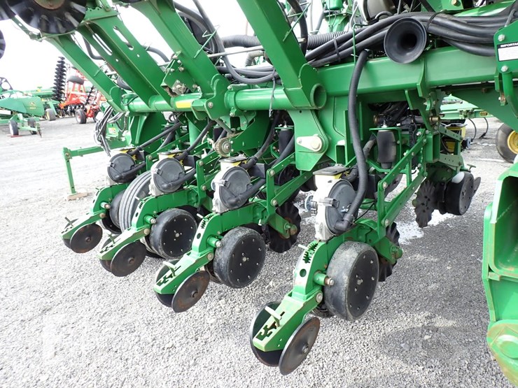 john-deere-1790-image-15