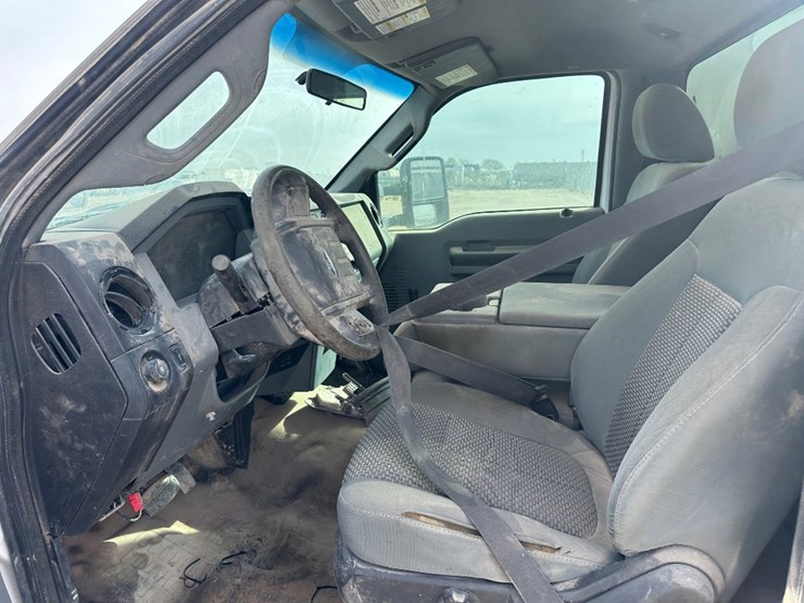 2011-ford-f550-image-9