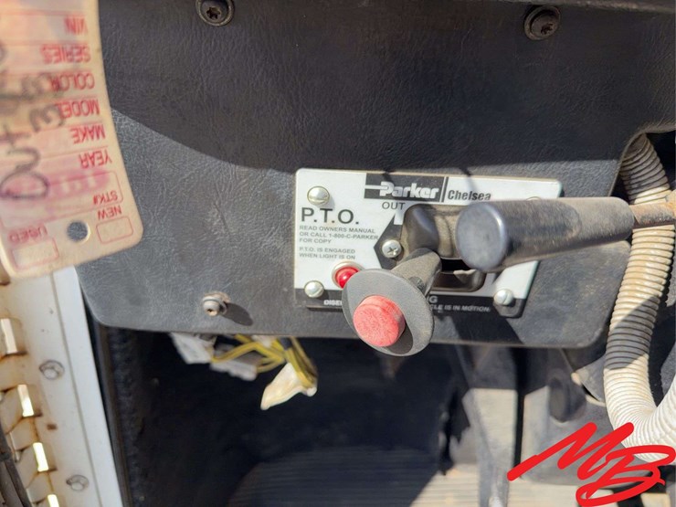 1997-freightliner-fld120-image-19