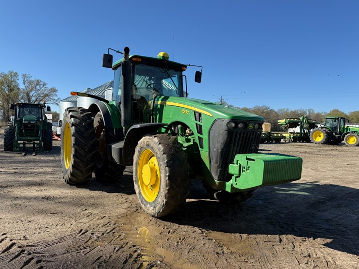2007-john-deere-8230-image-2