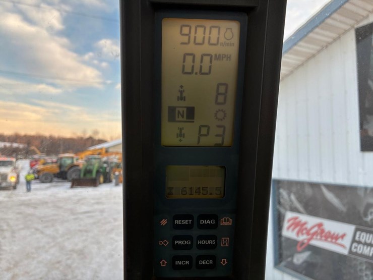 case-ih-mx270-image-27