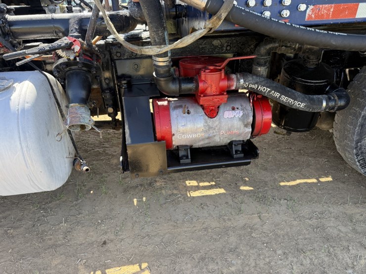 2013-peterbilt-367-image-13