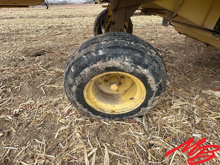 new-holland-70-image-19