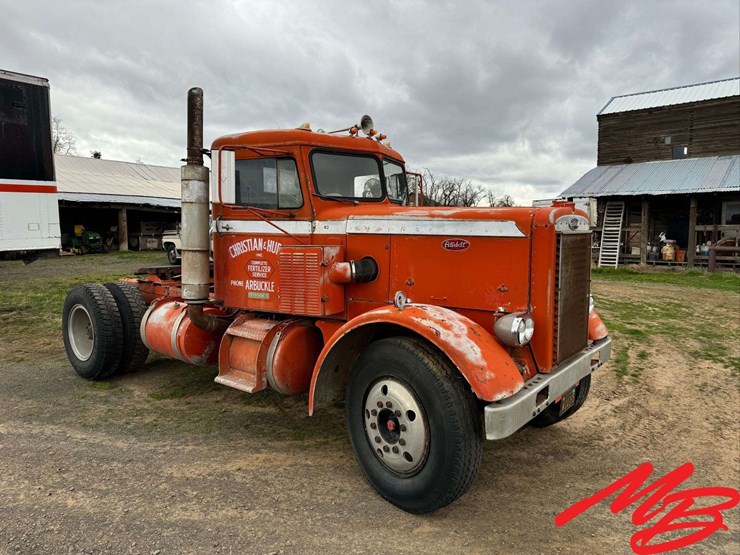 1964-peterbilt-351-image-4