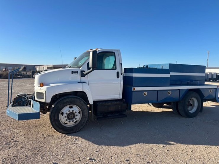 2005-gmc-topkick-c6500-image-1