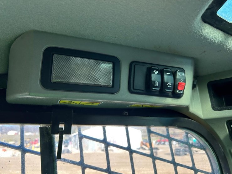 2021-caterpillar-289d3-image-25