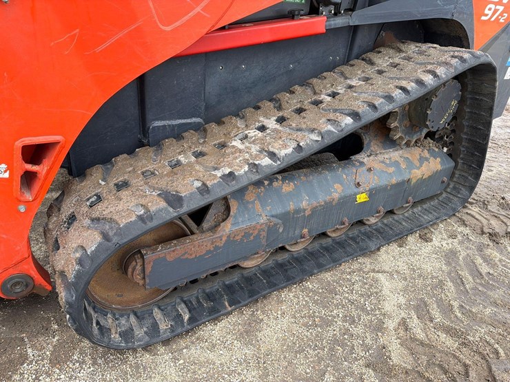 2022-kubota-svl97-2-image-11