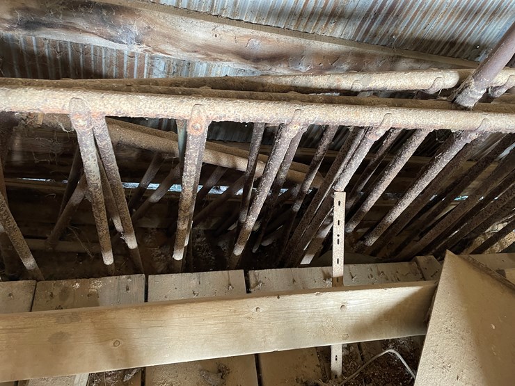 #6067-•-free-stall-stanchion-image-6