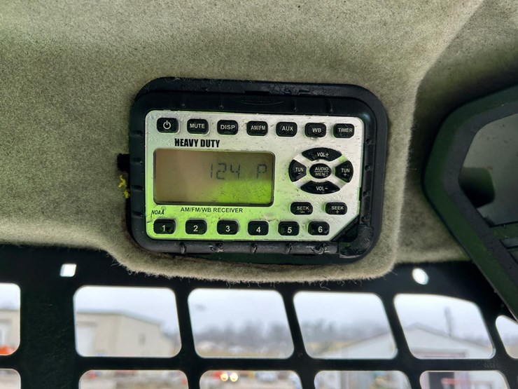 2022-bobcat-t76-image-27