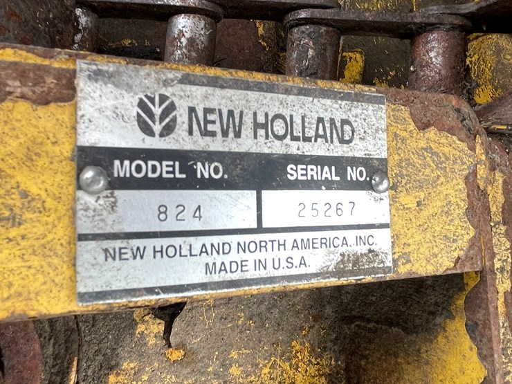 #6024-•-new-holland-(2)-row-corn-head-image-15