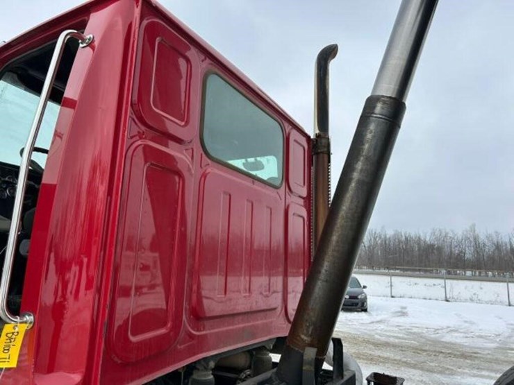 2017-western-star-4700-image-90