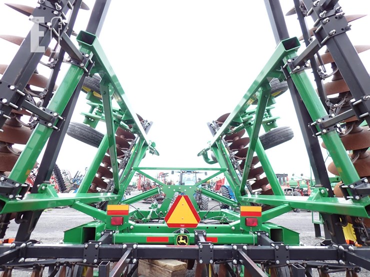 2015-john-deere-2625-image-12