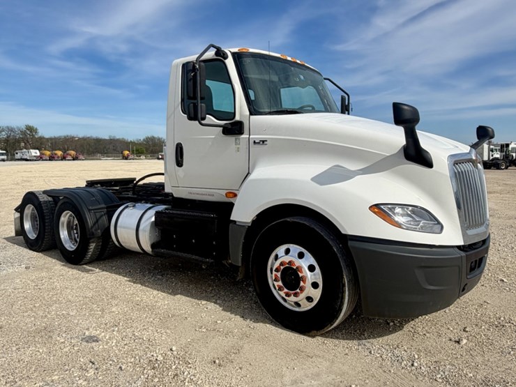 2018-international-lt-image-3