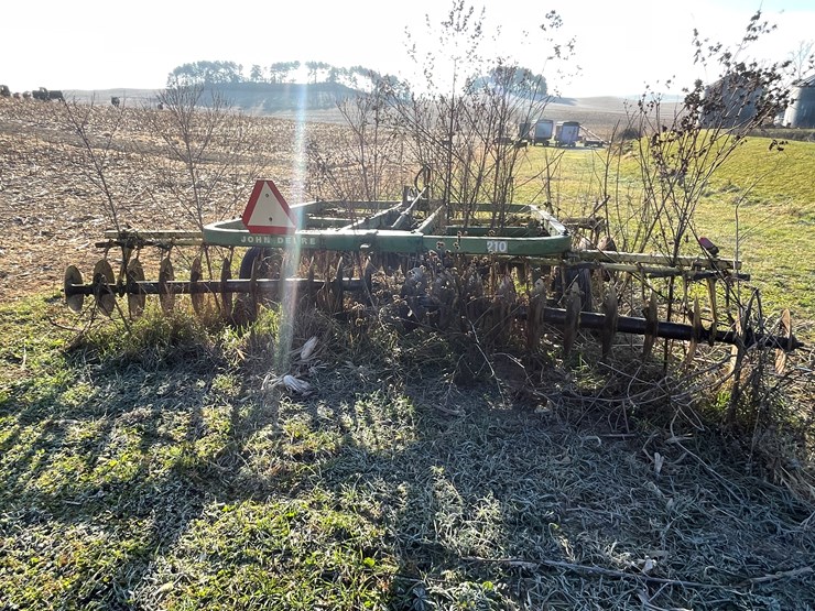 john-deere-210-image-6