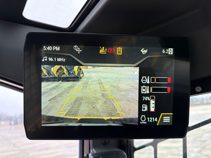 2025-caterpillar-255-image-23