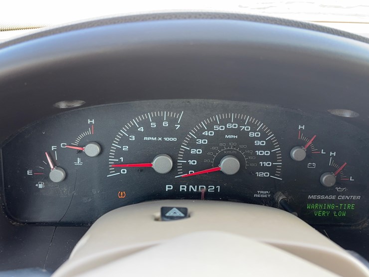 2004-ford-expedition-image-13