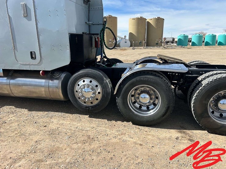 2007-peterbilt-379-image-5