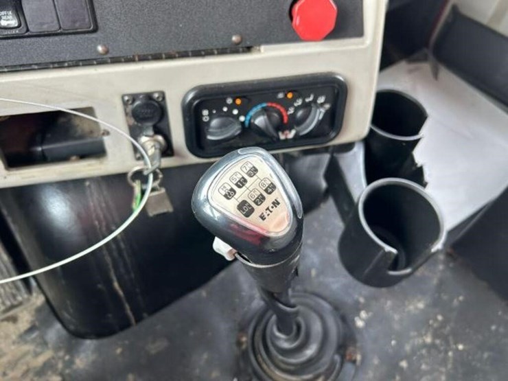 2017-western-star-4700-image-15