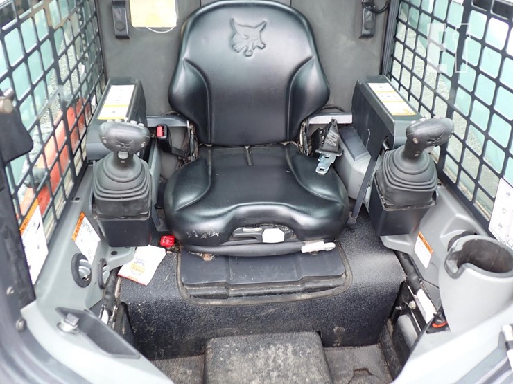 2016-bobcat-s650-image-13