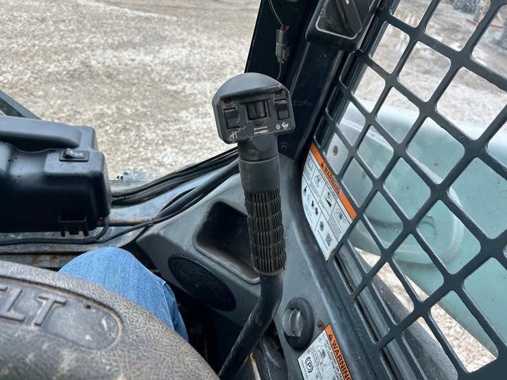 2020-bobcat-s570-image-18