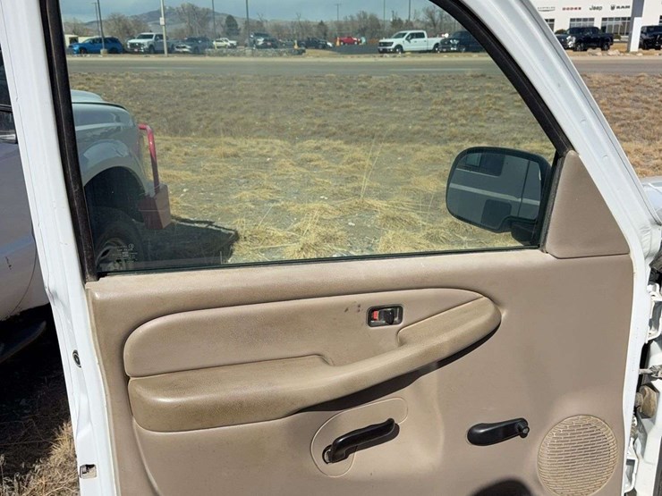 2002-chevrolet-silverado-1500-ls-image-23