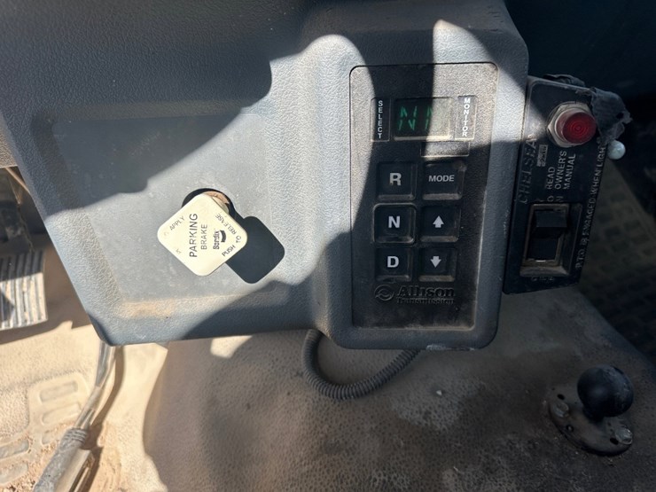 2011-ford-f750-image-14