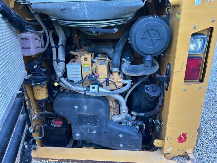 2021-caterpillar-289d3-image-16