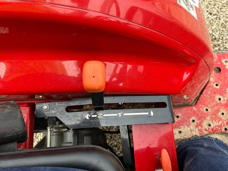 2015-massey-ferguson-1734e-image-29