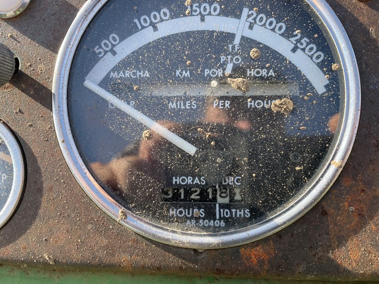 john-deere-4010-image-29