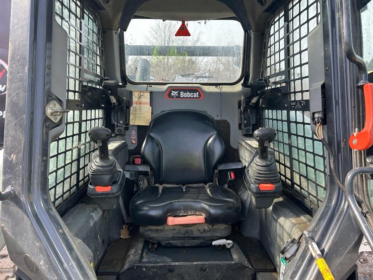 2020-bobcat-t76-image-19