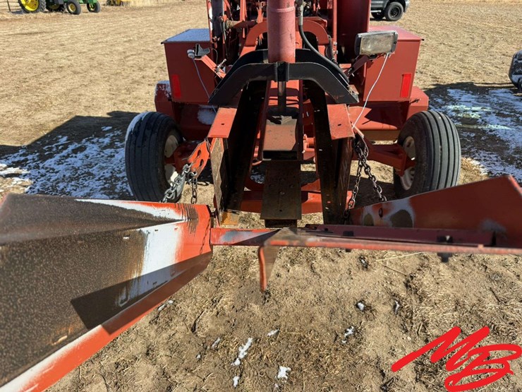 hesston-4570-image-16