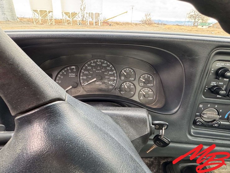 2002-chevrolet-silverado-1500-image-11