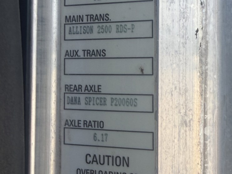 2016-peterbilt-337-image-18