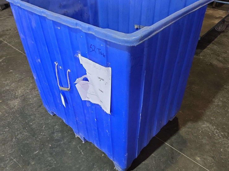 plastic-forklift-tote-image-2