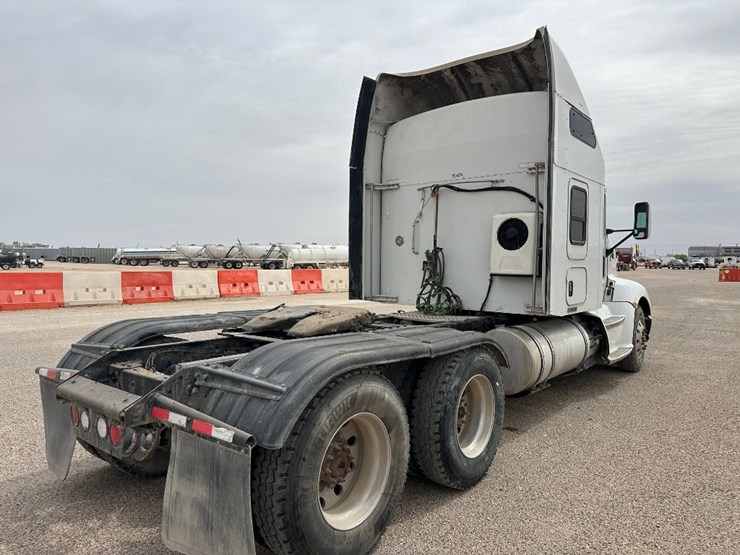 2013-kenworth-t660-image-5